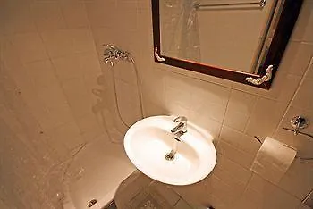 Cecilija Apartmani Split 2*,