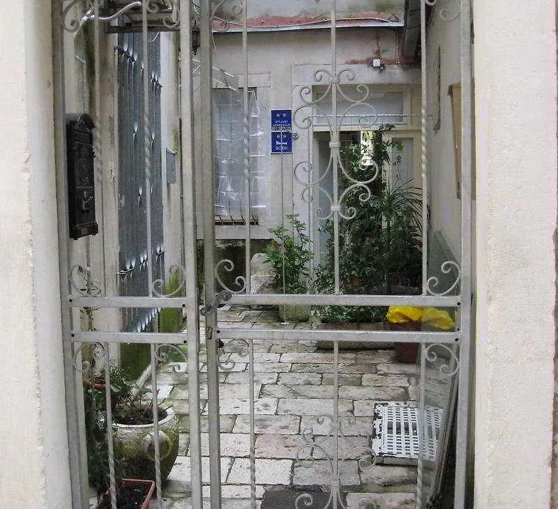 Cecilija Apartmani Split Szálloda