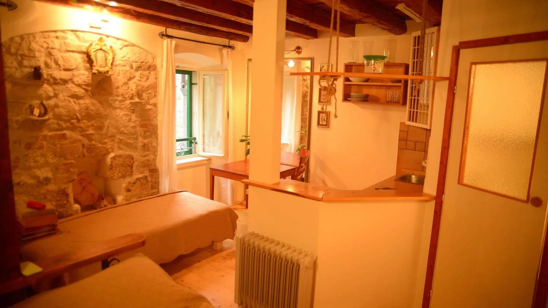 Cecilija Apartmani Split Szálloda